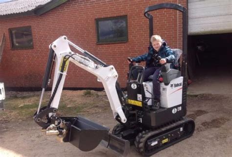 bobcat 1.7 tonne excavator price|E10 Compact (Mini) Excavator (Specs & Features) .